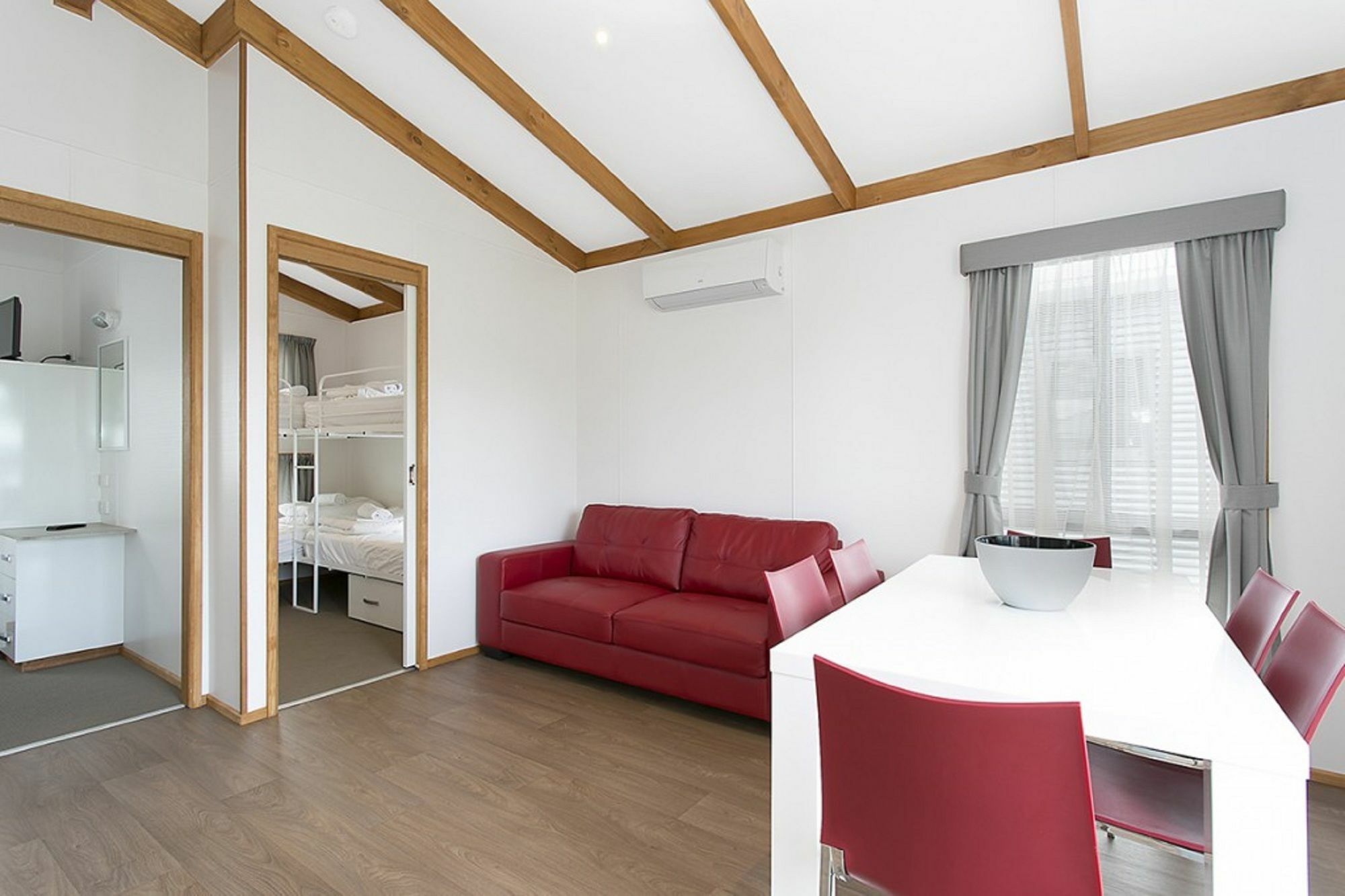 พอร์ตแลนด์ฮอลิเดย์วิลเลจ Hotel ภายนอก รูปภาพ